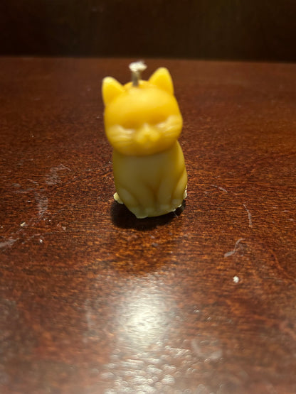 Tiny cat 100% beeswax